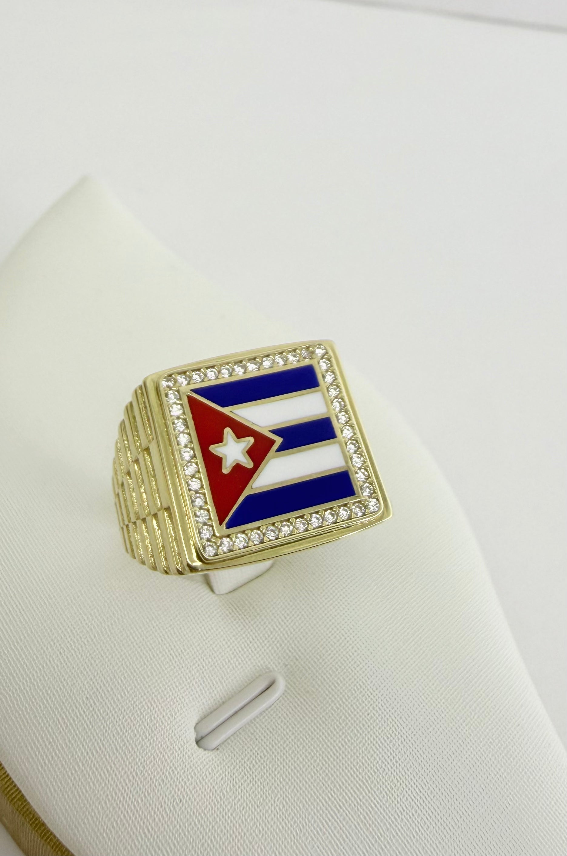 Anillo bandera cubana hombre 10k