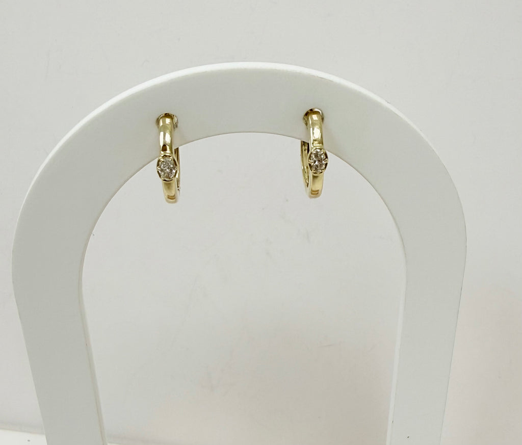Argollas pequeñas 14k diamante creado