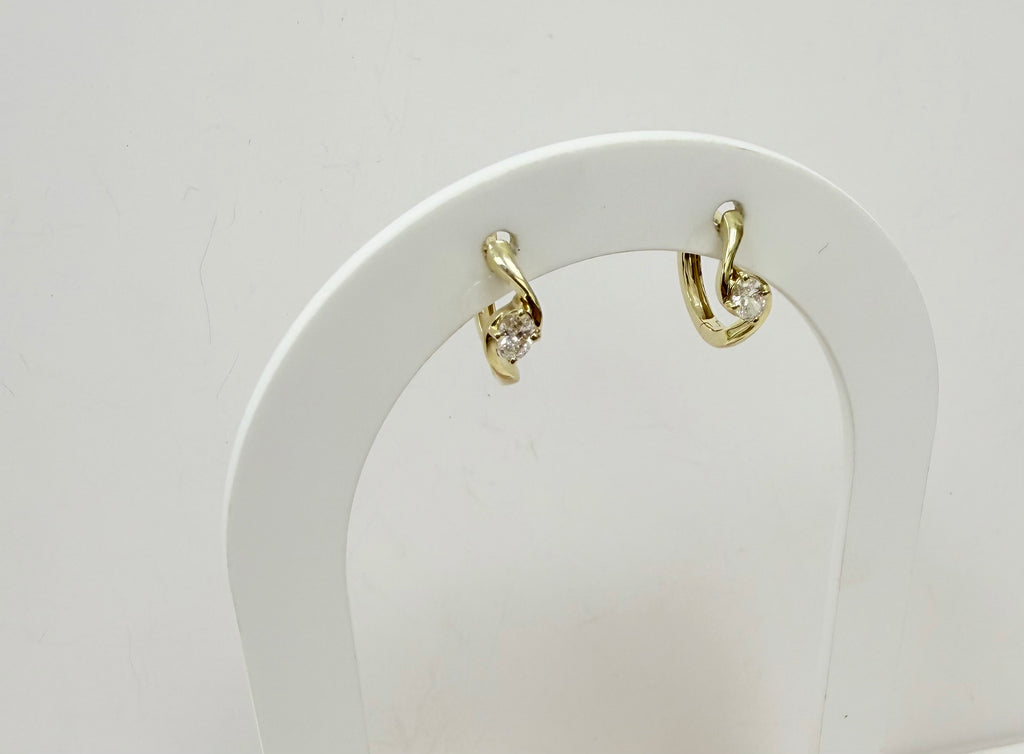 Argollas pequeñas 14k diamante creado