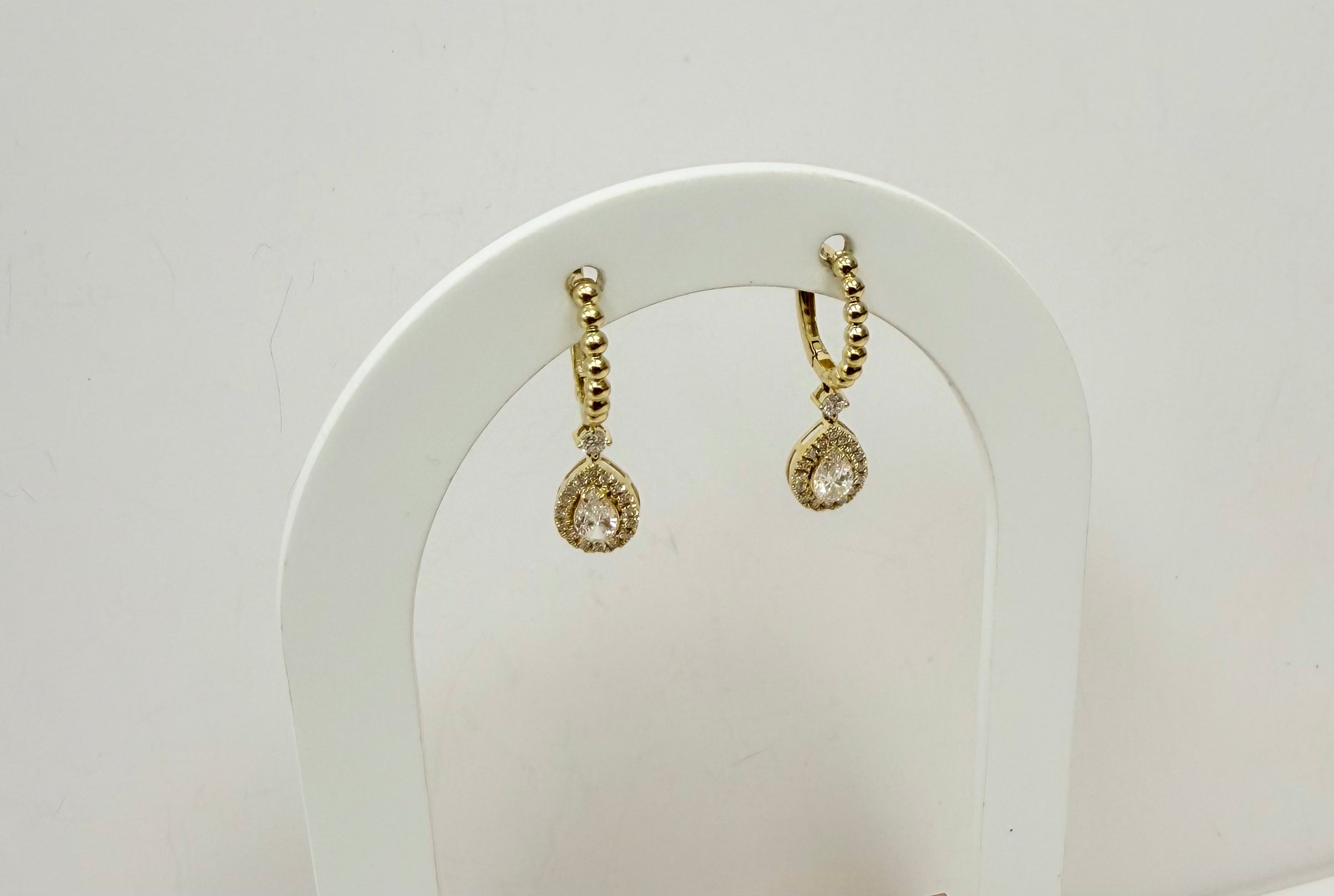 Argollas pequeñas 14k diamante creado