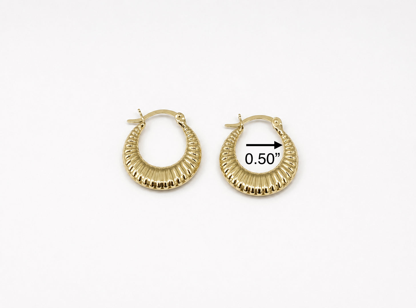 Argollas pequeñas con diseño 10k