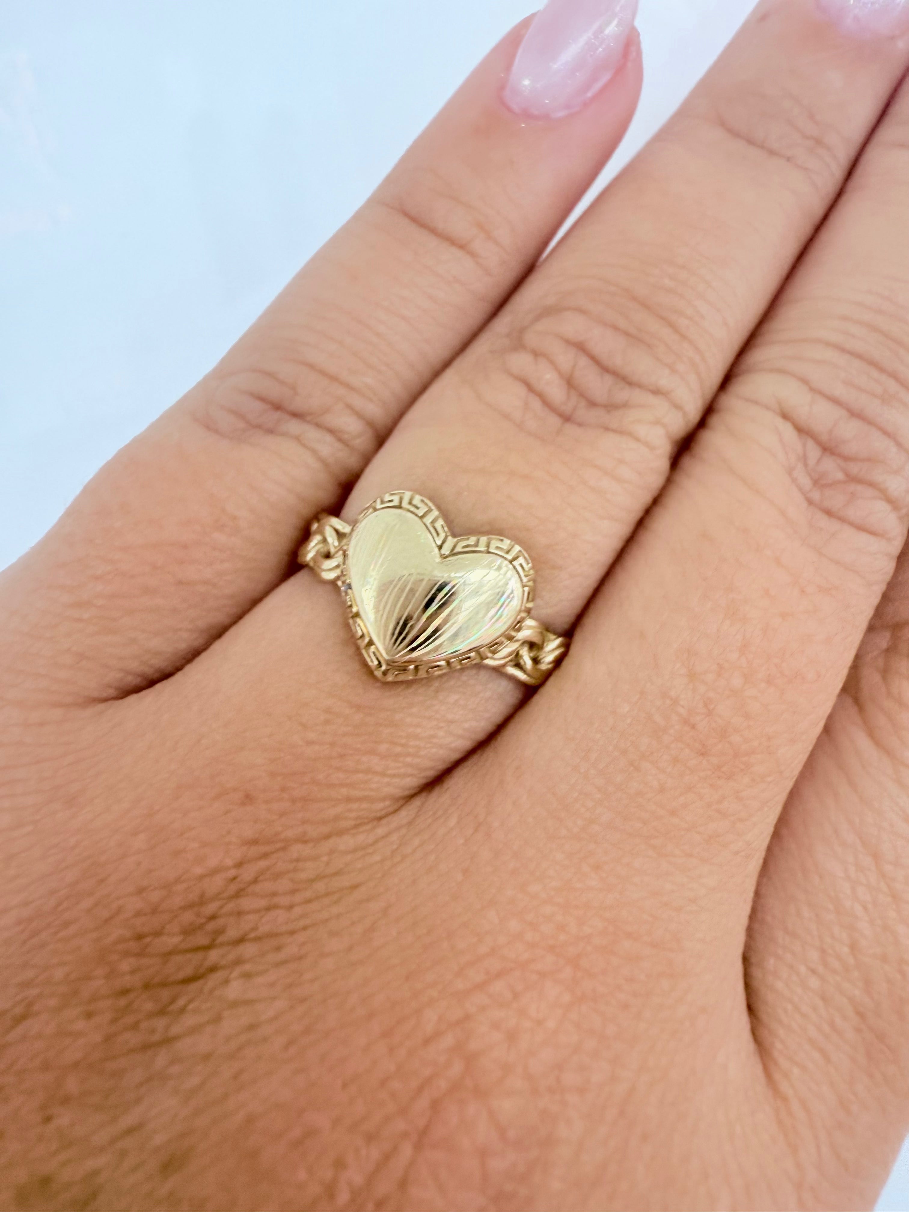 Anillo de corazón 10k