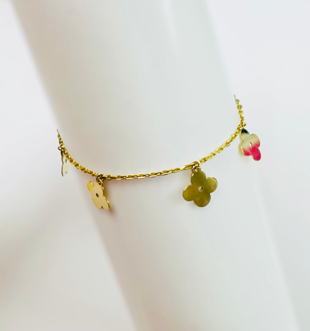 Pulsera de trébol colgante 14k