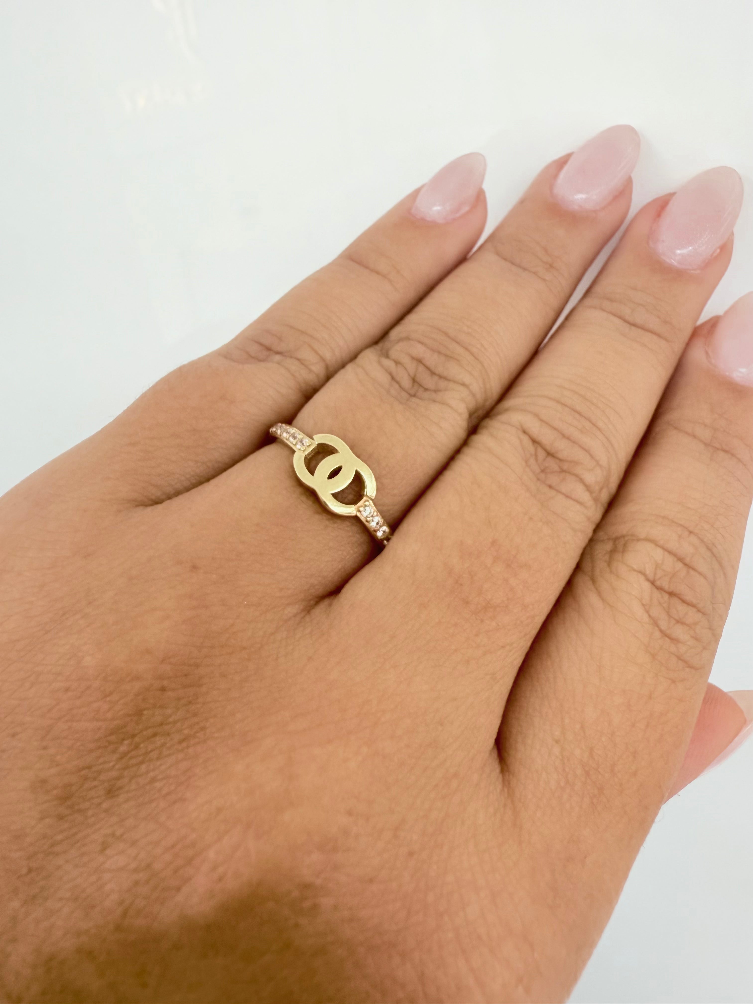 Anillo CC con piedra 10k