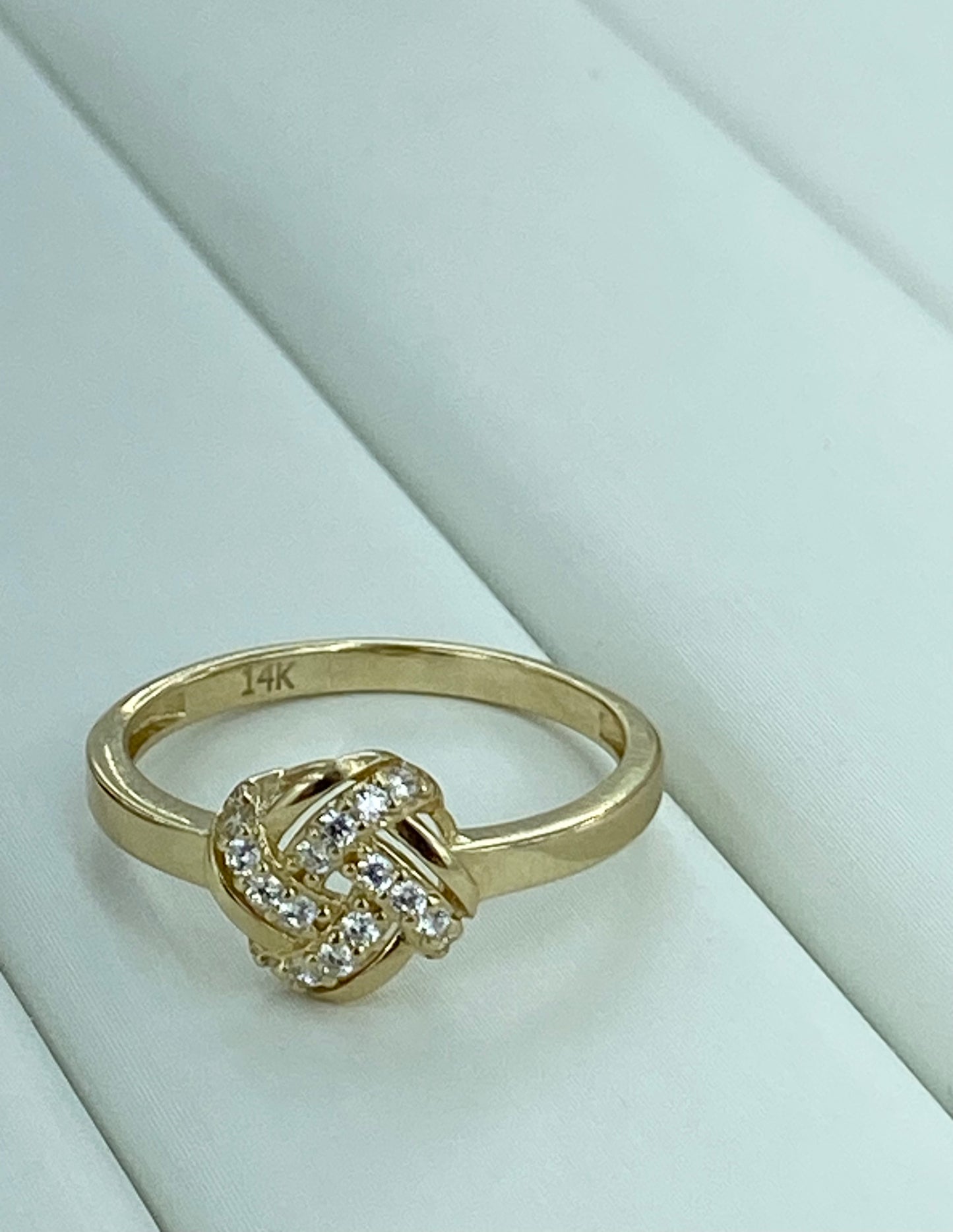 Anillo nudo 14k