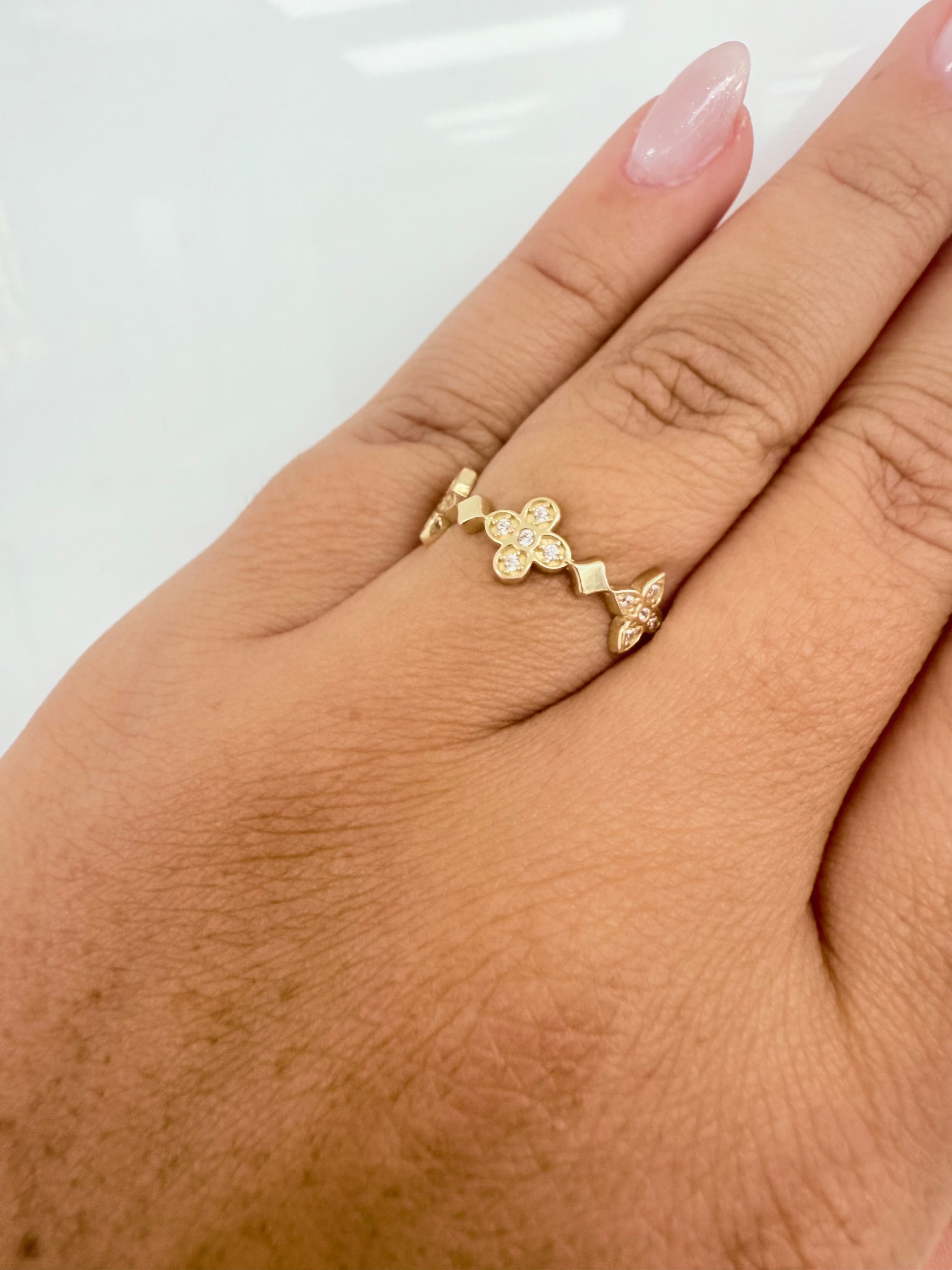 Anillo de banda con piedras 10k