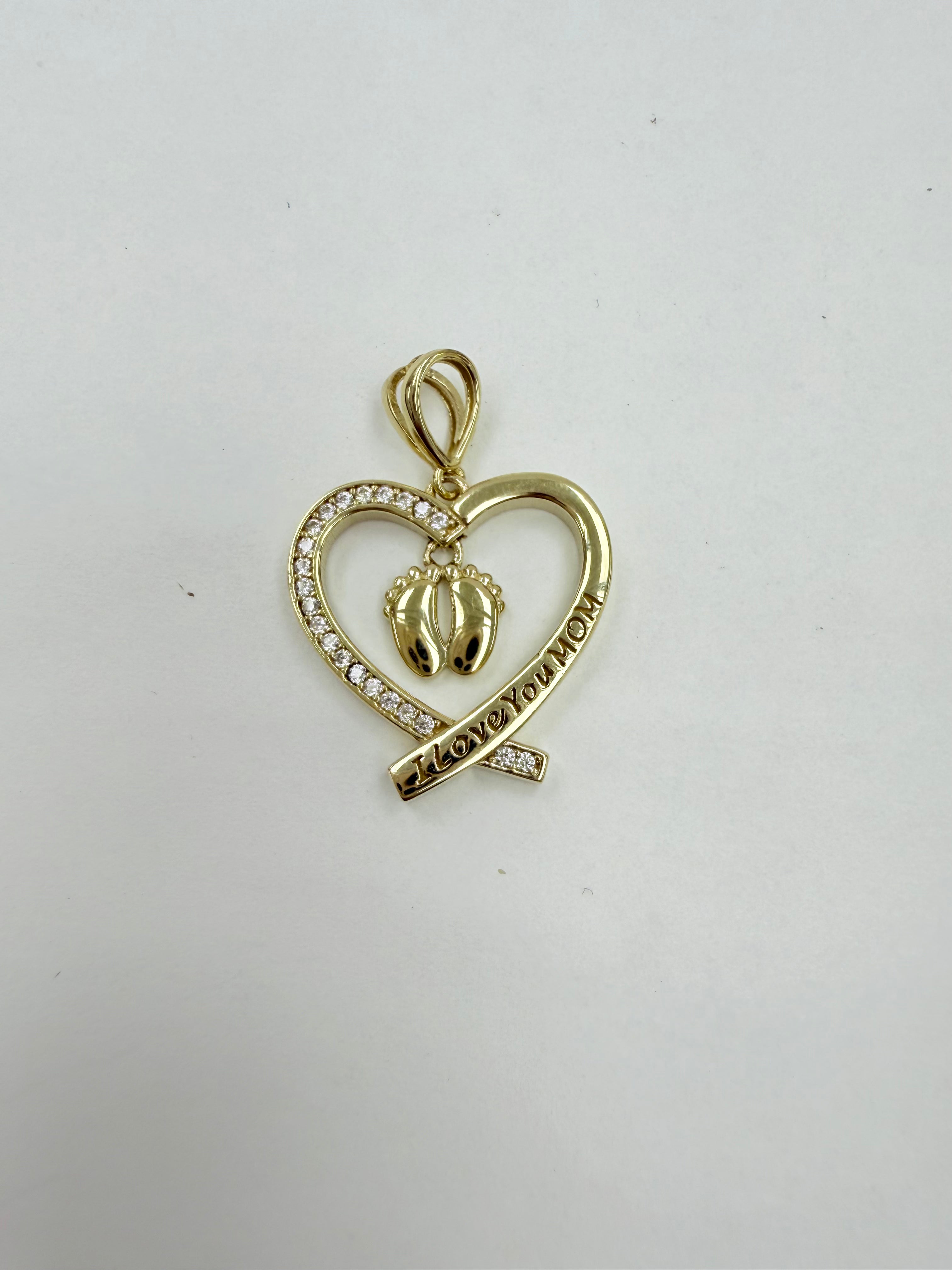 Dije de corazón con piesitos 10k