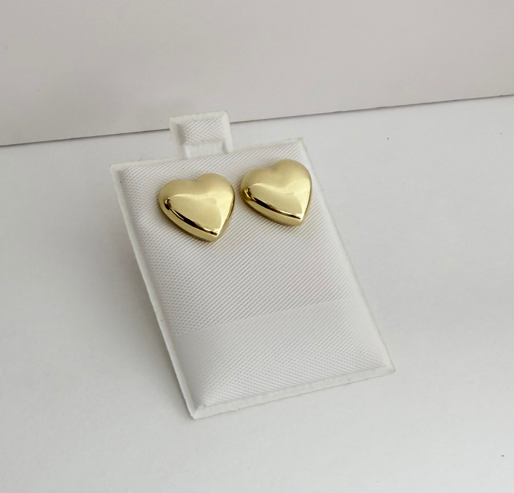 Aretes corazón 14k