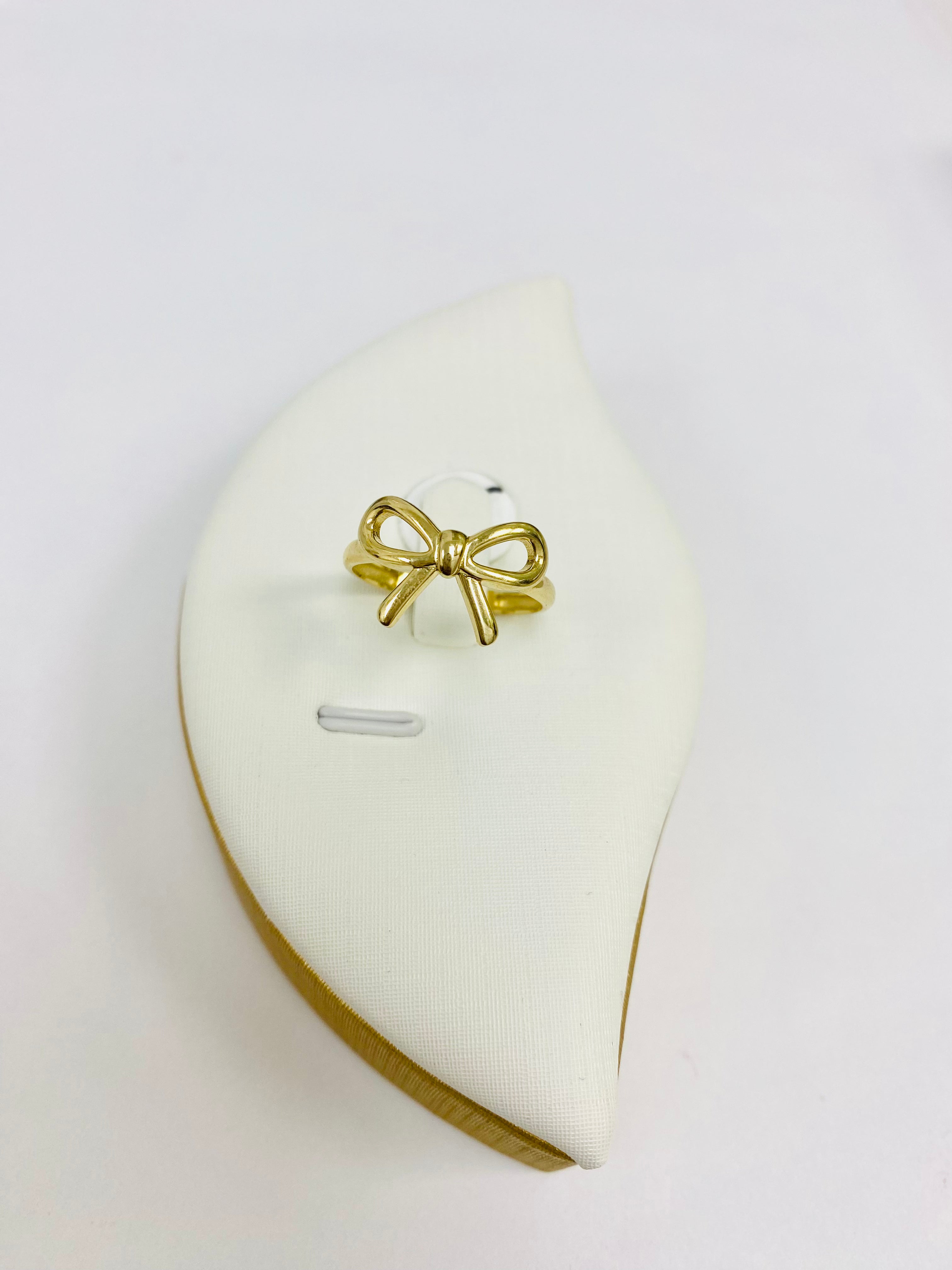 14K bow ring