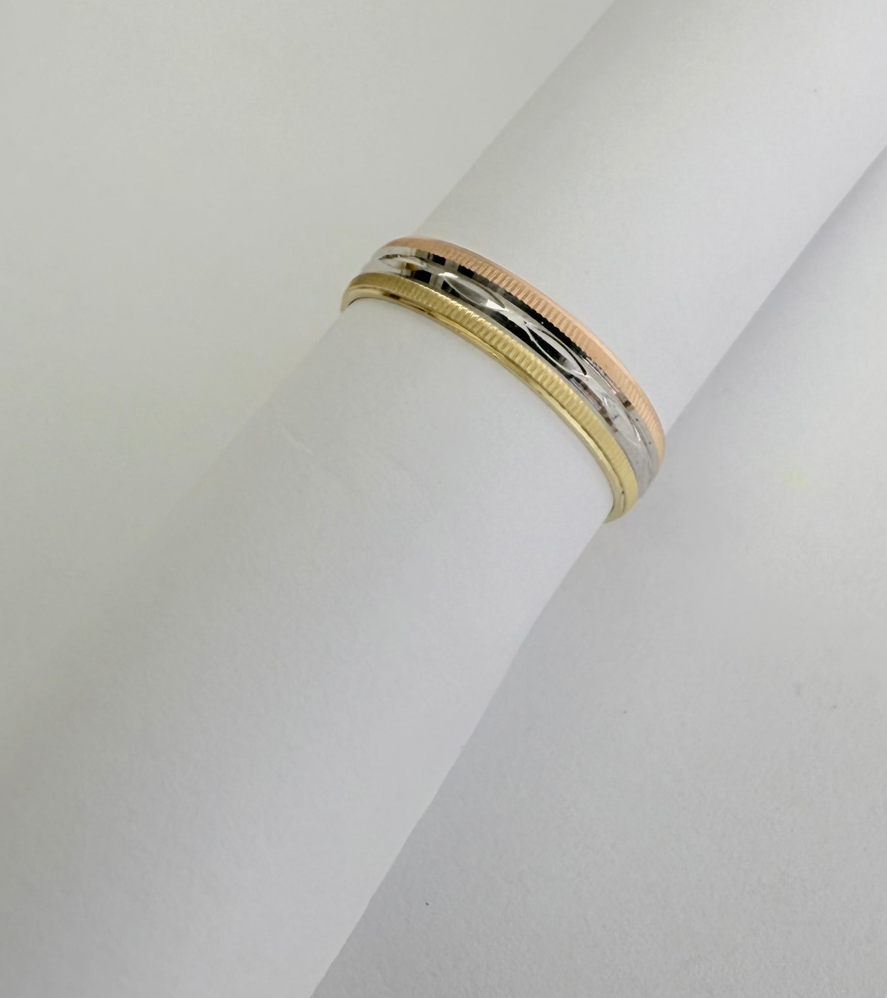 Alianza de hombre 3 Oro 14k