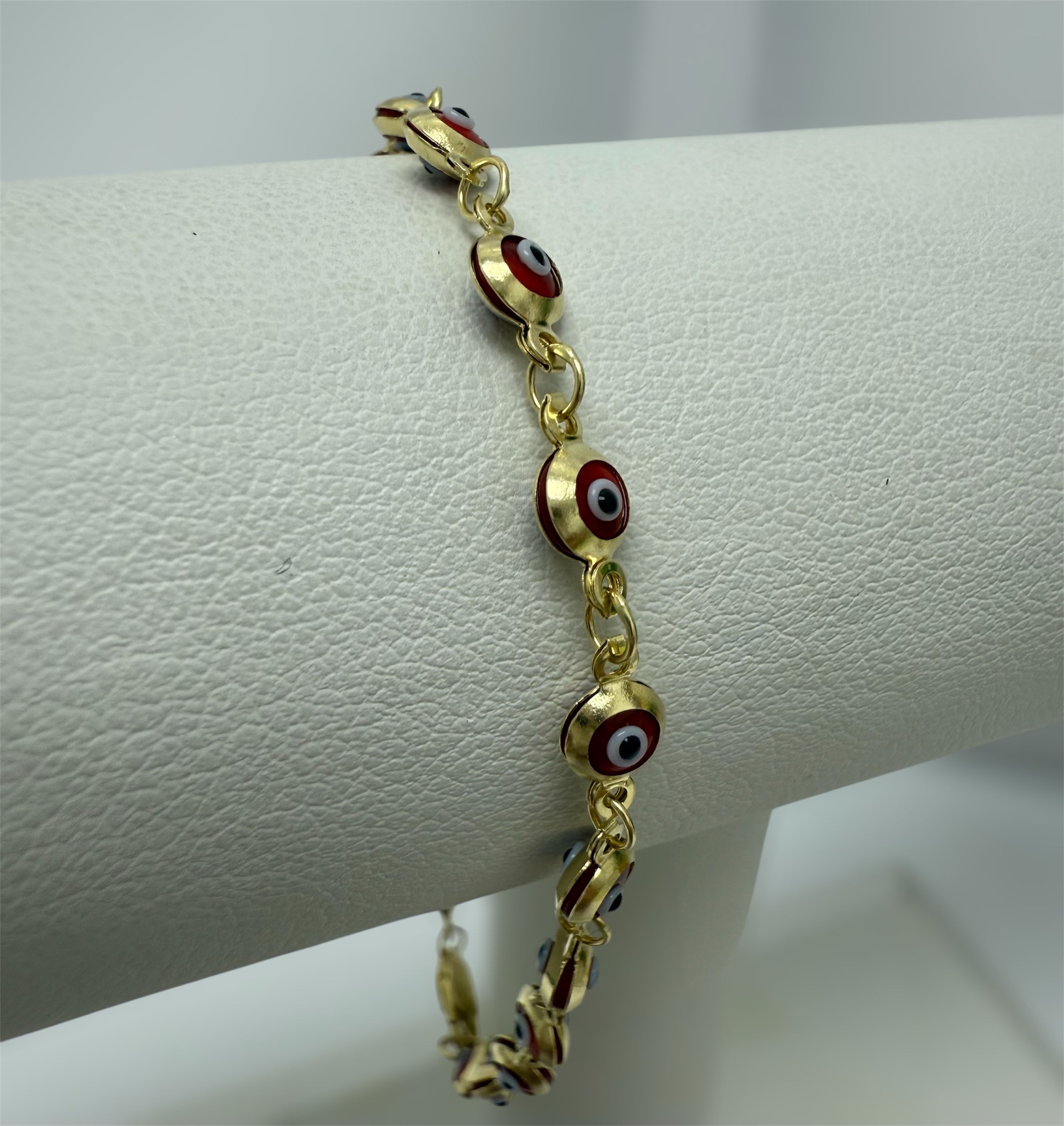 Pulsera de ojitos rojos