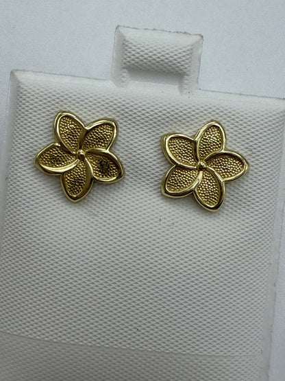 Aretes de flor 10K