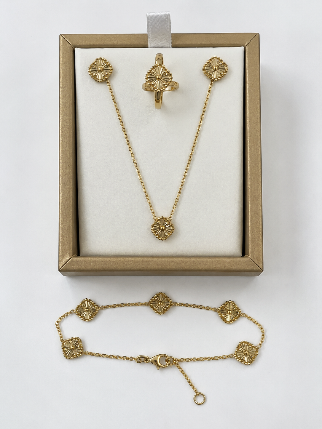 Set de flor dorado 10k
