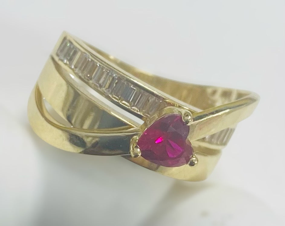 Anillo con piedra de Corazón 14k