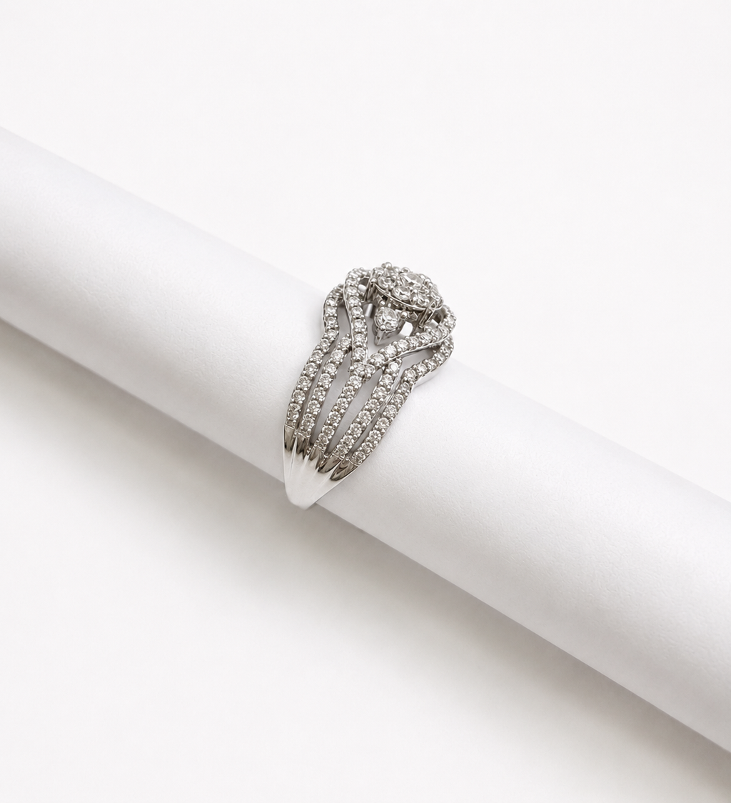 Anillo compromiso 10k oro blanco con diamante naturales