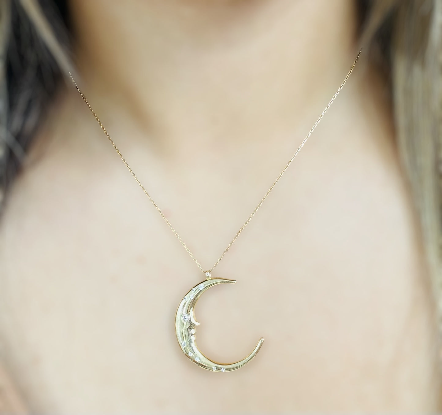 Cadena con dije de luna 14k