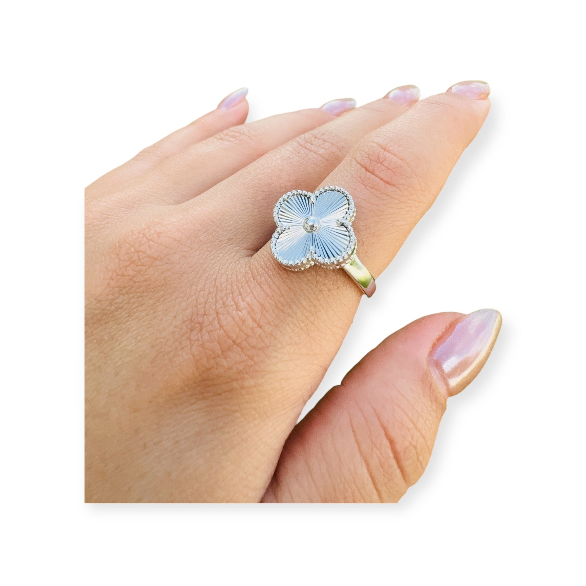 Anillo trébol plata de ley 925