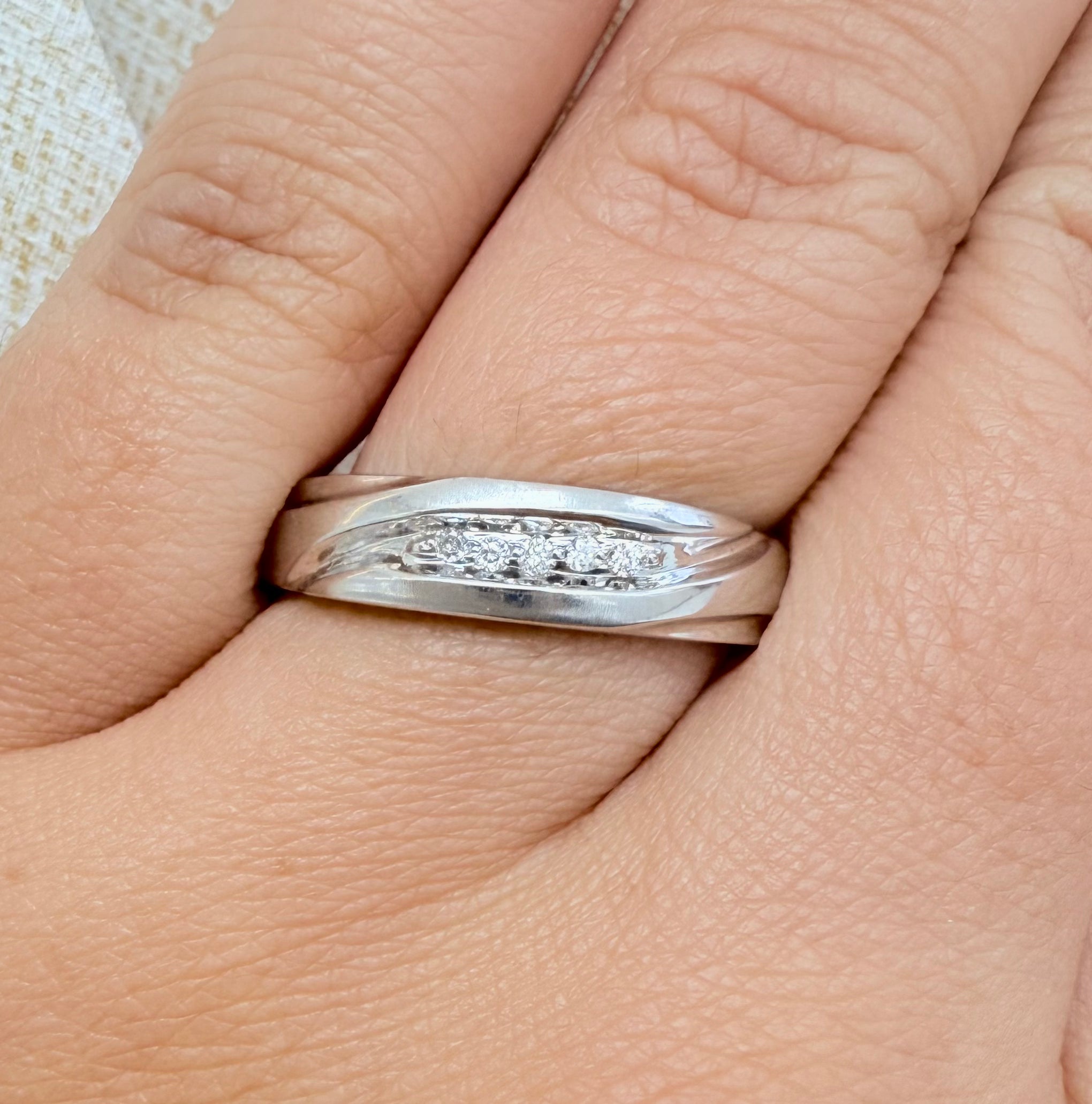 Alianza diamante natural 10k