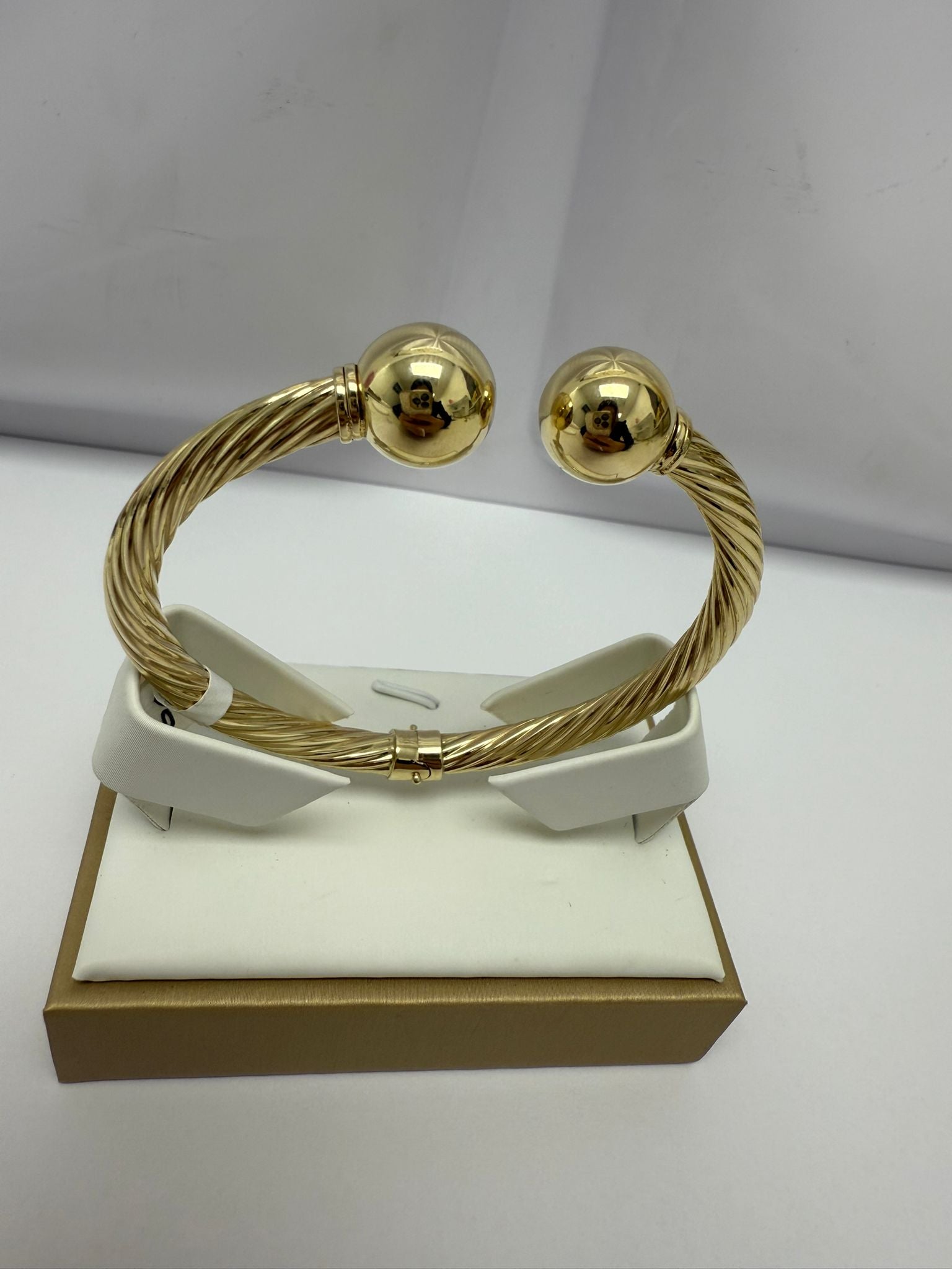 Pulsera rígida de bola 10K