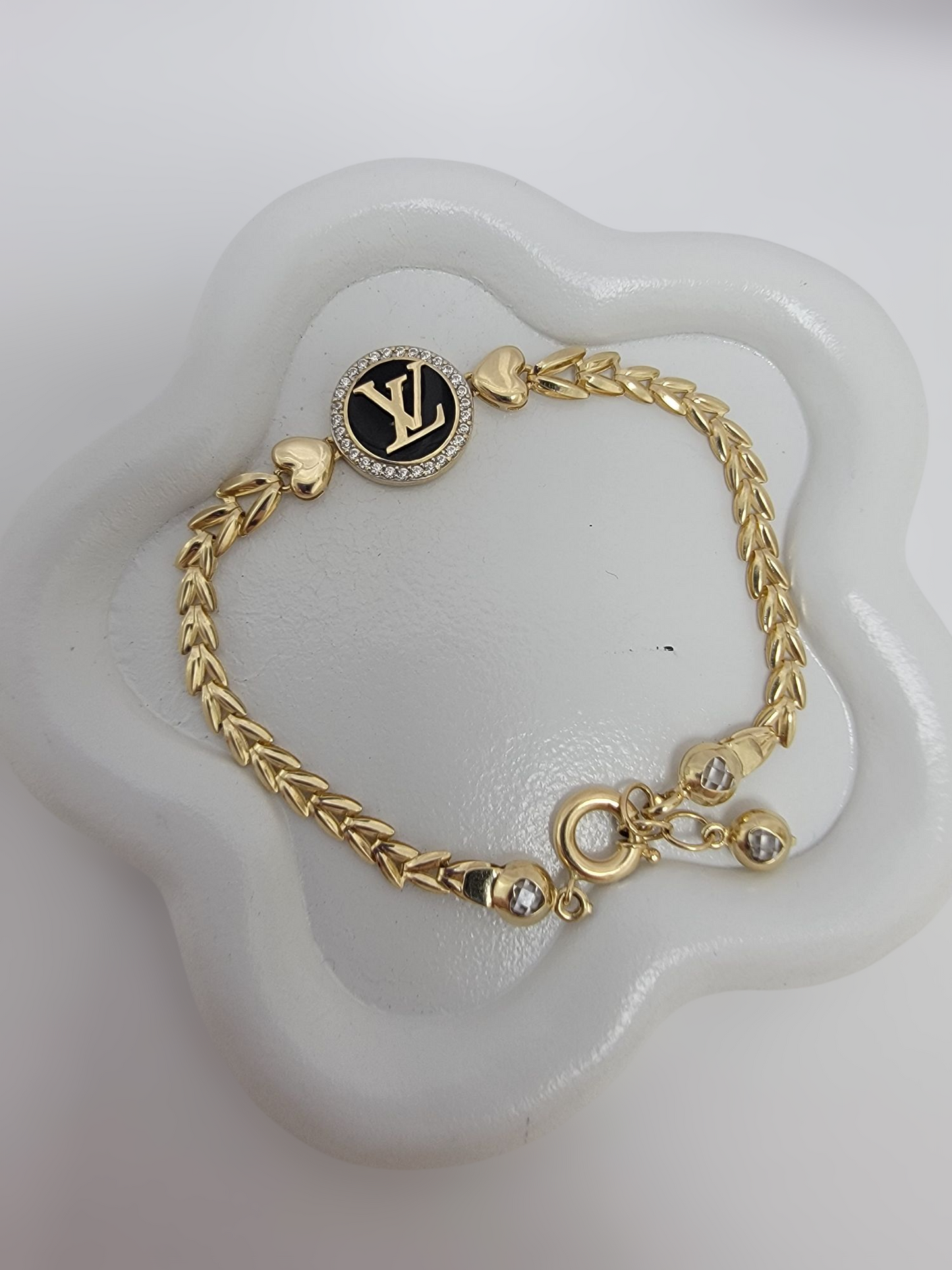 Pulcra LV 14k