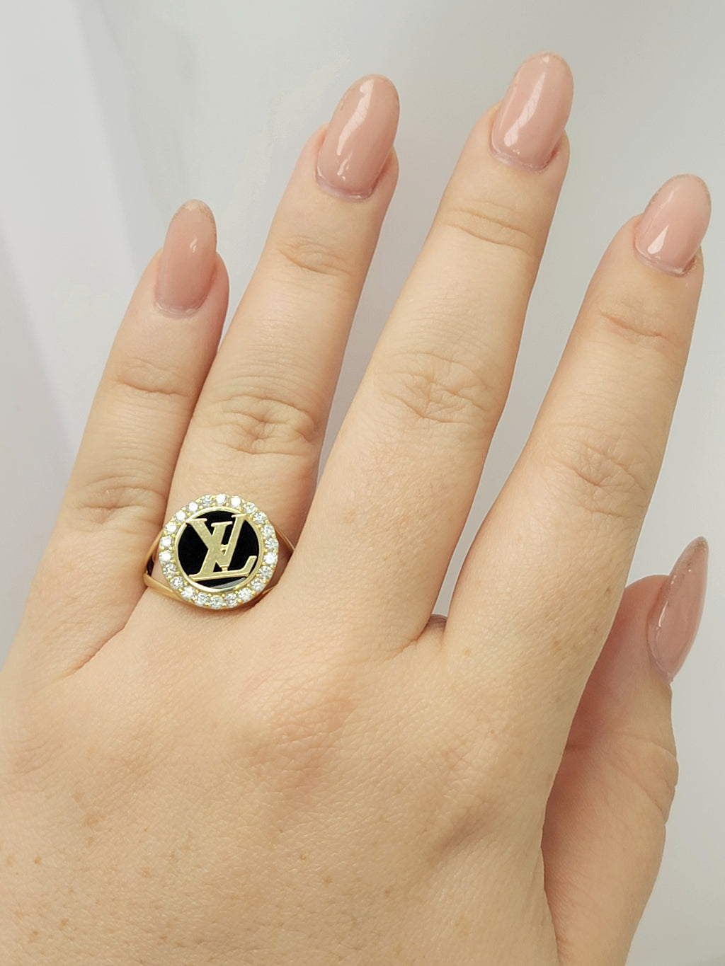 Anillo LV 14k