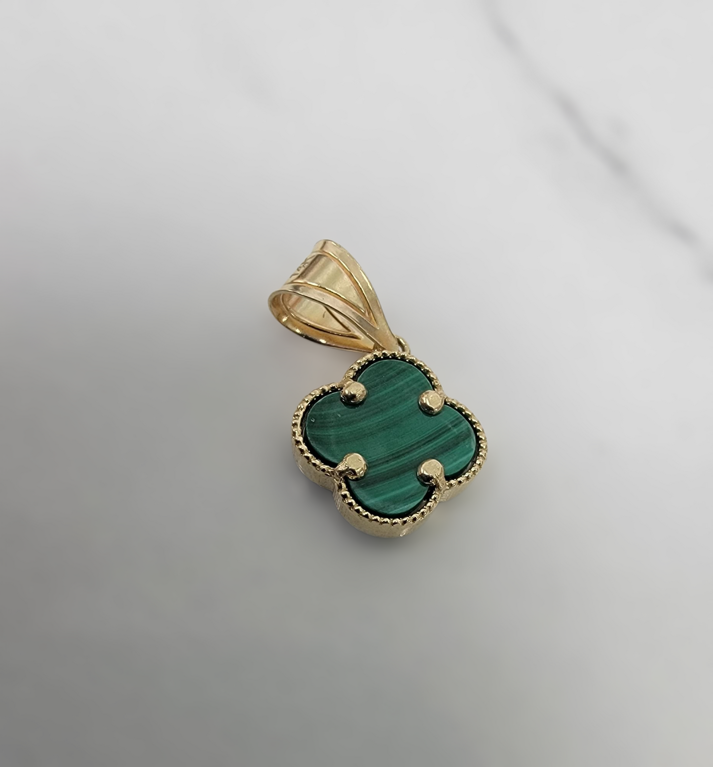Dijes clover 14k