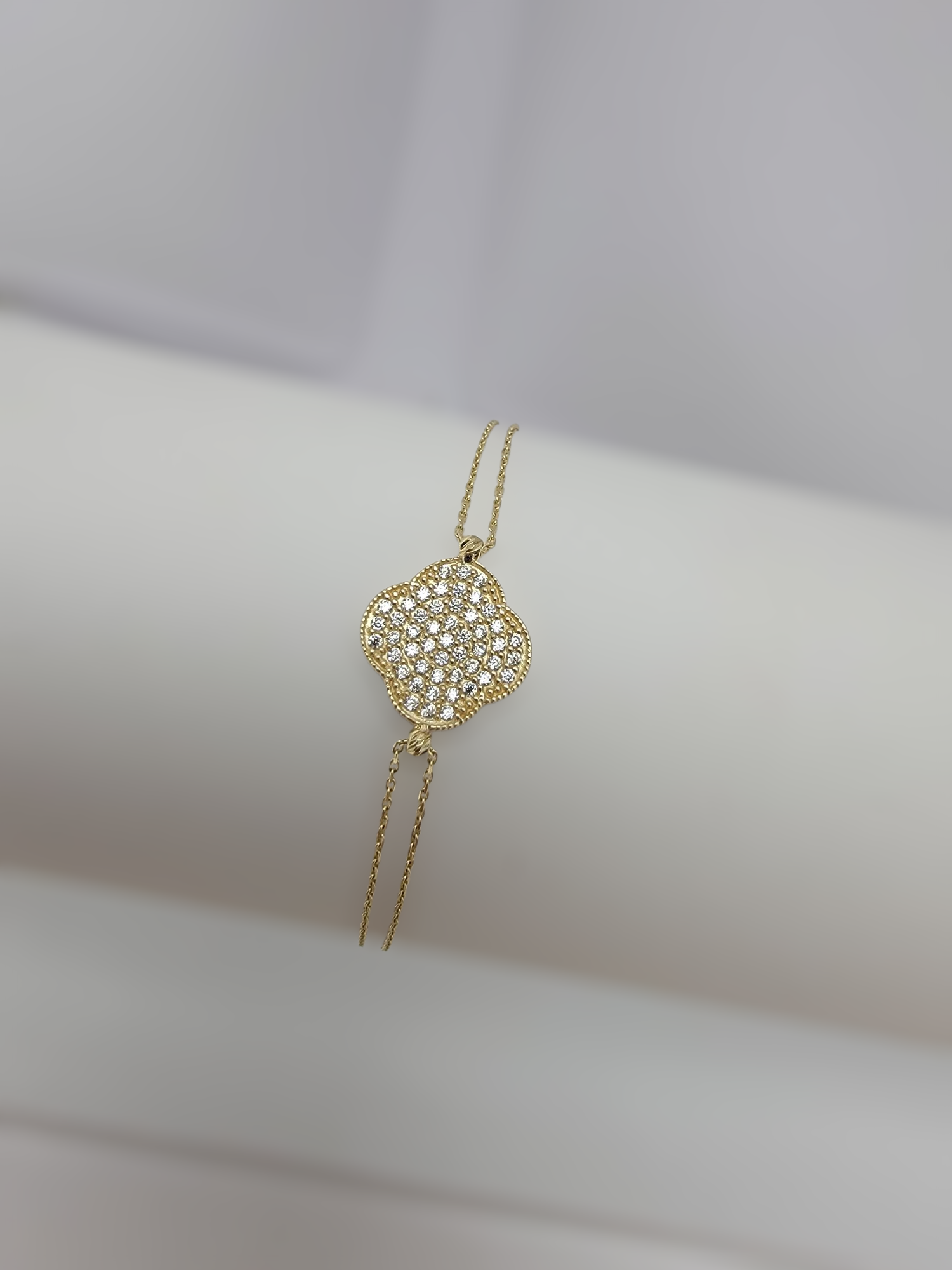 Pulso de 1 clover con piedra 14K