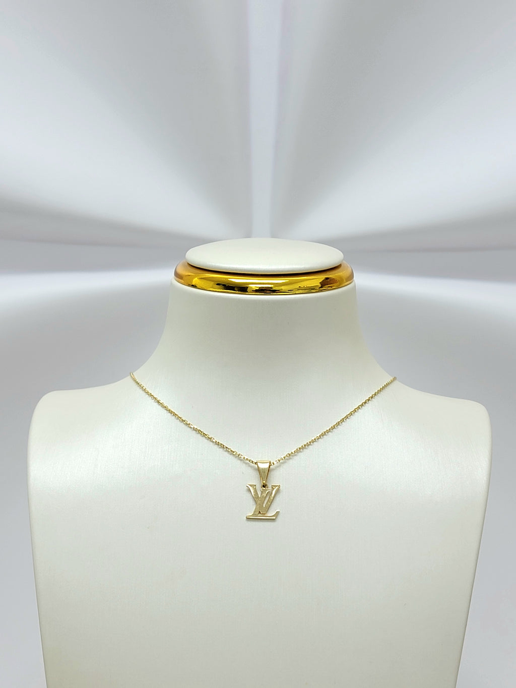 Cadena LV 14k