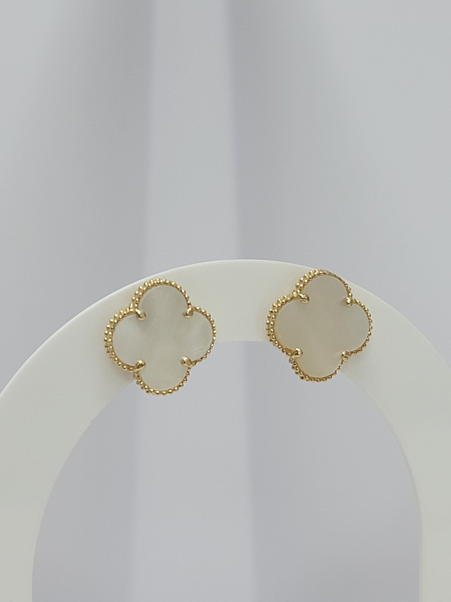 Aretes clover blancos 14k