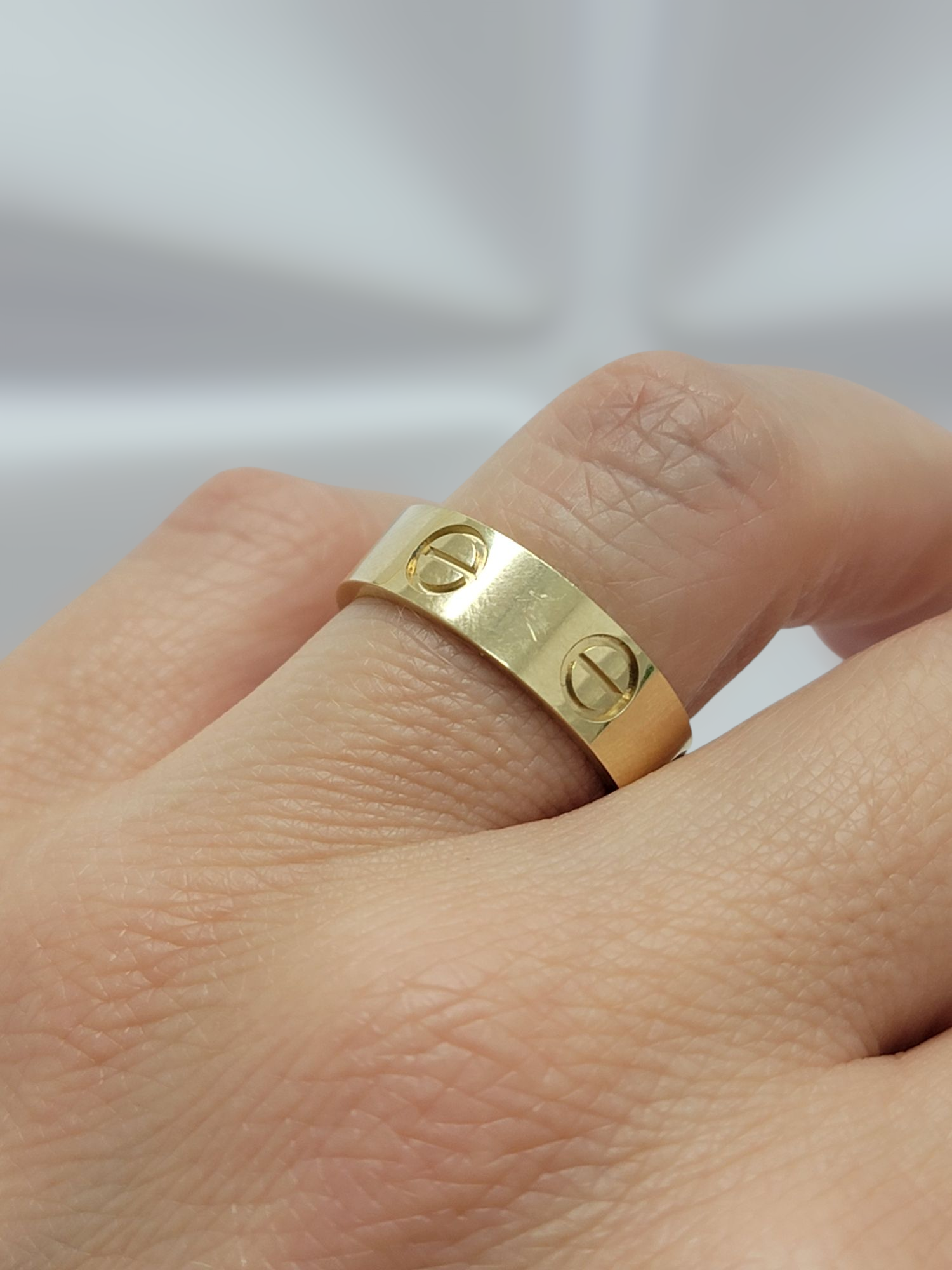 Anillo carti sólido 10k