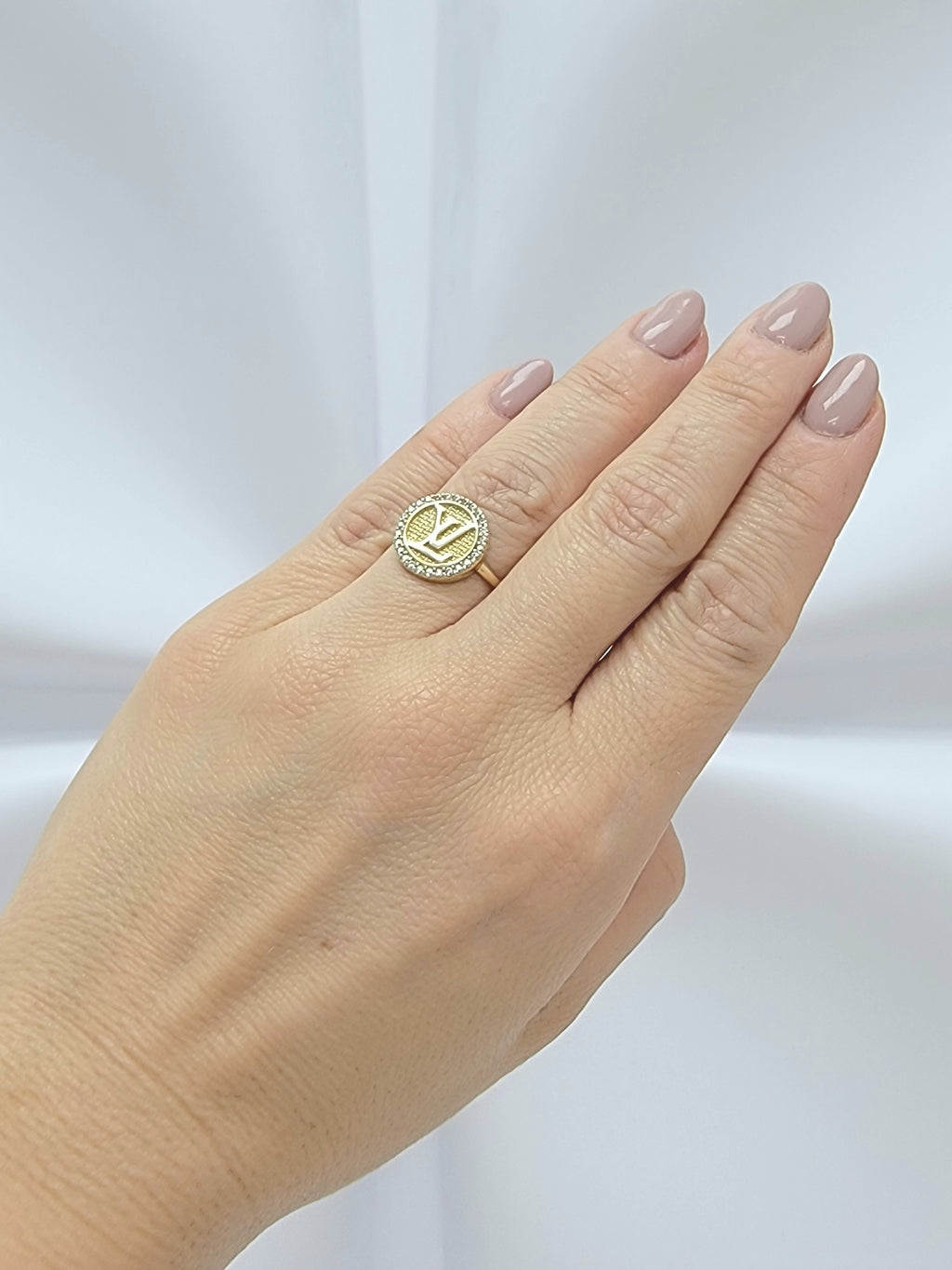 Anillo LV 14K 10k