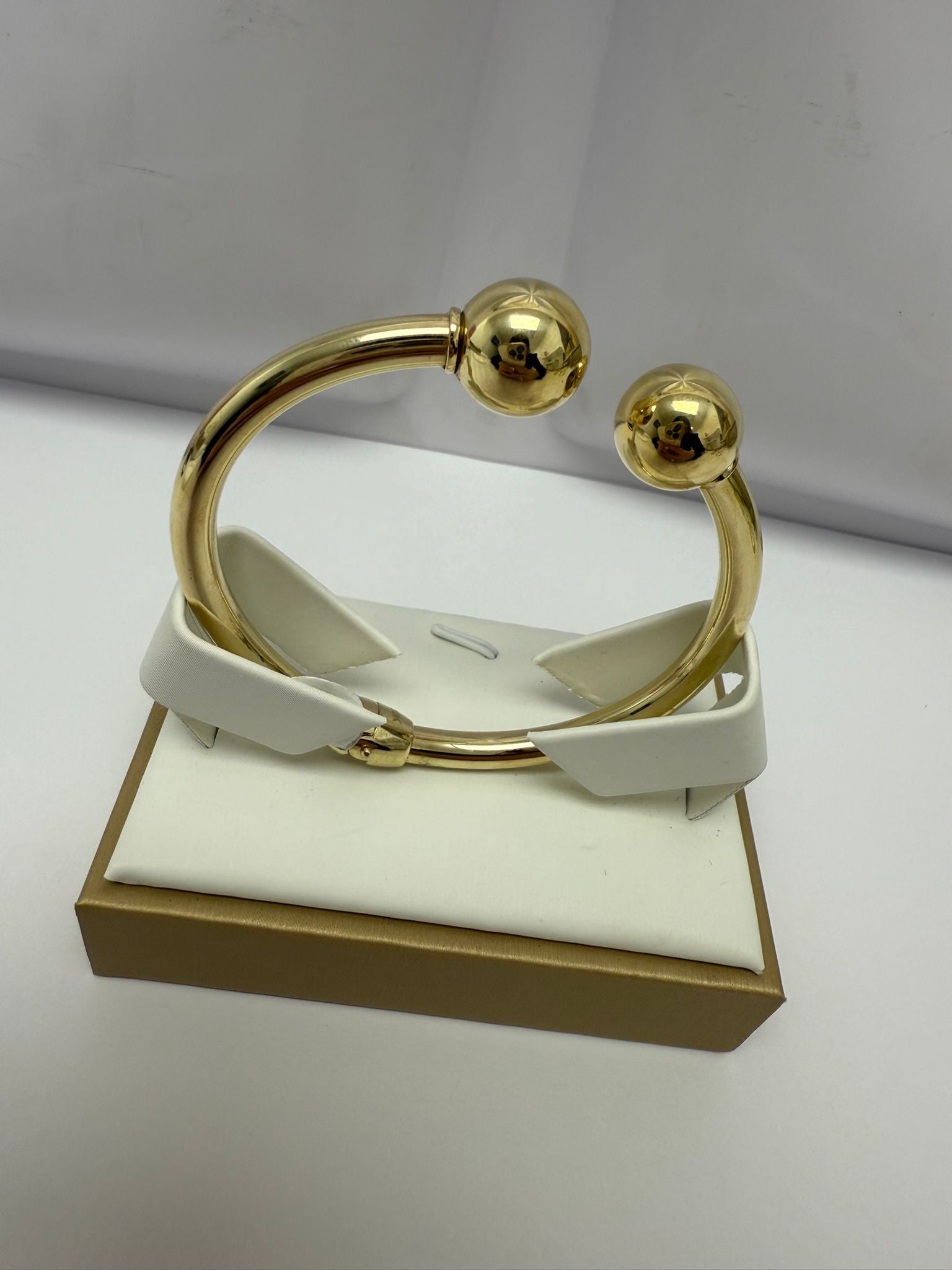 Pulsera rígida de bola liso 10K