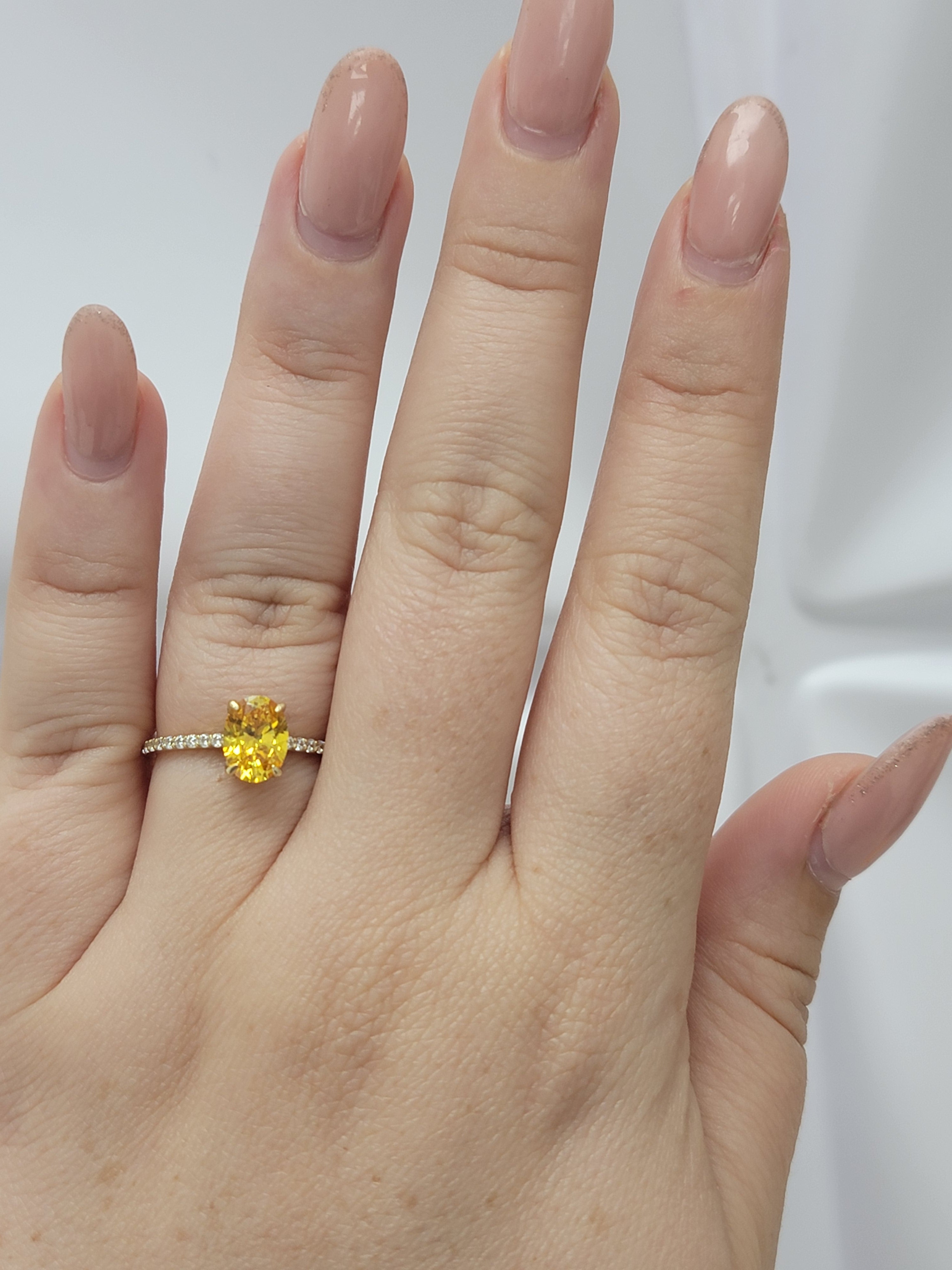 Anillo de piedra de 14k