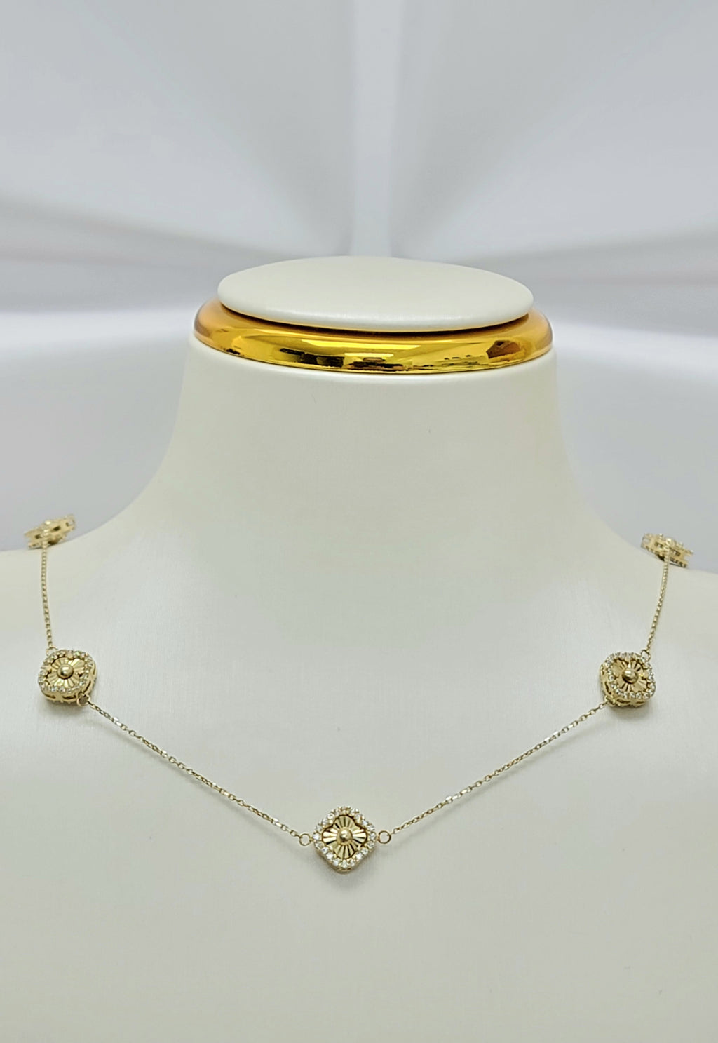 Gargantilla clover 10K