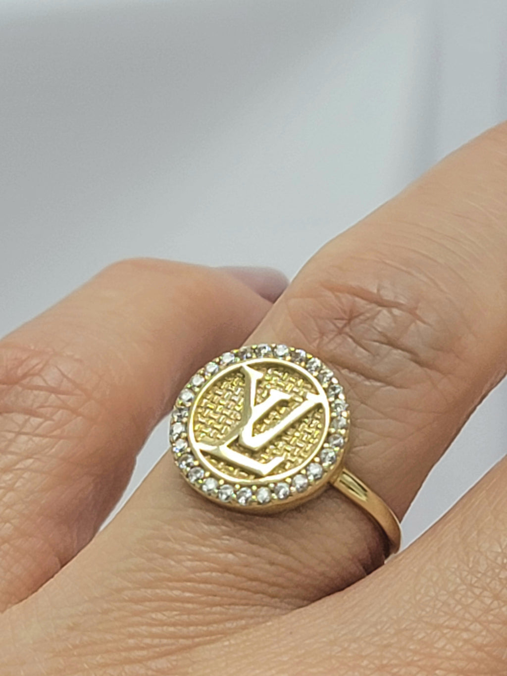 Anillo LV 14K 10k