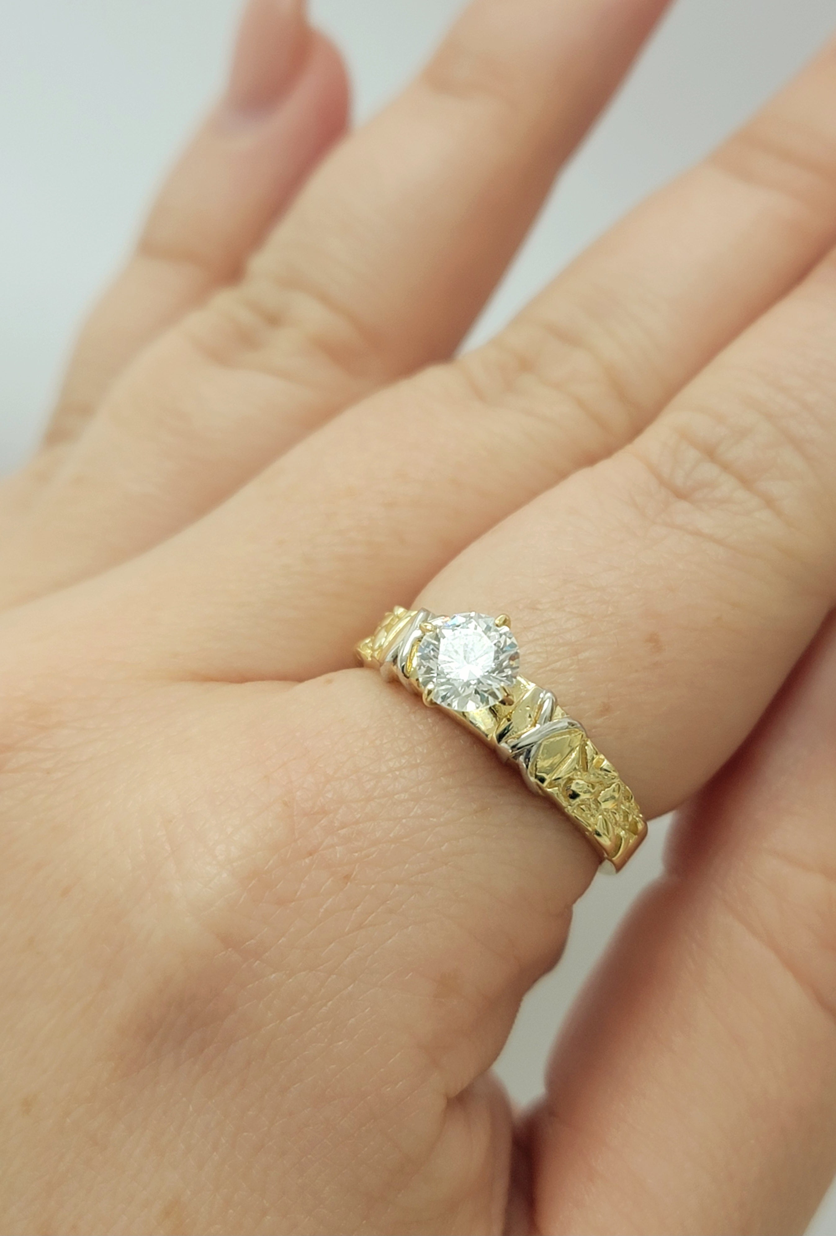 Anillo solitario 10k