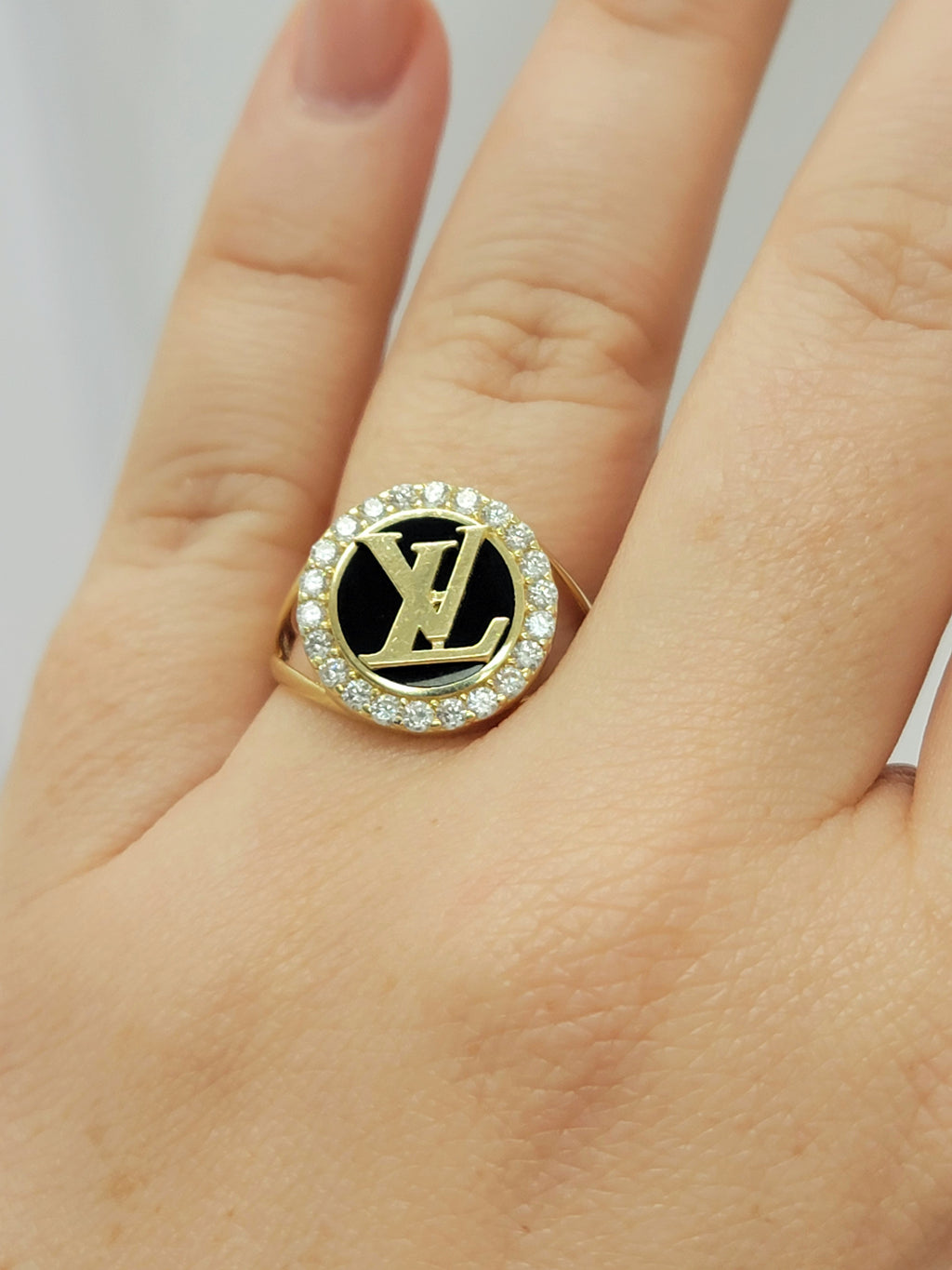 Anillo LV 14k